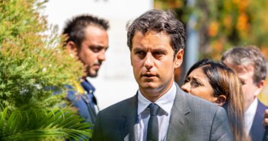 Après Bayrou, Attal propose un « négociateur »