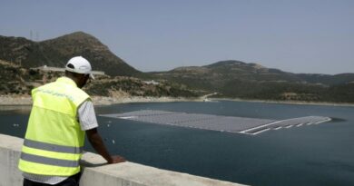 Au Maroc, des panneaux solaires flottants pour lutter contre la sécheresse - RTBF Actus
