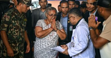 Au Népal, la Première ministre au chevet des victimes des émeutes, lent retour à la normale