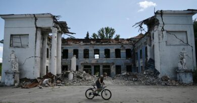 Au moins 20 morts dans une "frappe sauvage russe" sur un village de l'est de l'Ukraine