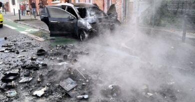 "Bloquons tout" : "Je ne sais pas comment je vais payer mon loyer, je suis au chômage", déplore un chauffeur de VTC dont la voiture a brûlé