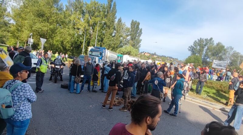 Bloquons tout à Rodez : une première revendicative et festive dans l’Aveyron