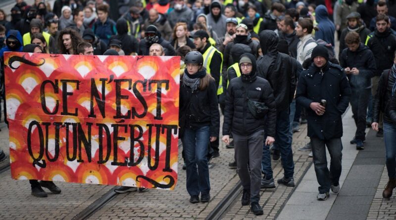 « Bloquons tout » est-il vraiment la saison 2 des Gilets jaunes ?