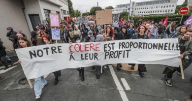 « Bloquons tout » le 10 septembre : la mobilisation en Charente-Maritime en images