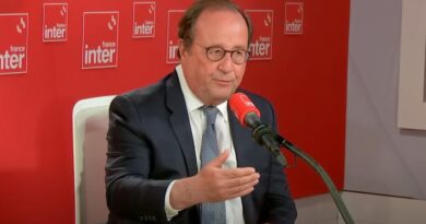 Budget 2026 : "Si rien n'est concédé, je ne vois pas comment François Bayrou peut échapper à la censure", estime François Hollande