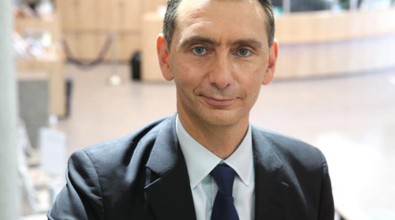 Chuchotements. Le député RN Laurent Jabobelli à l’amende pour « diffamation non publique et outrage »