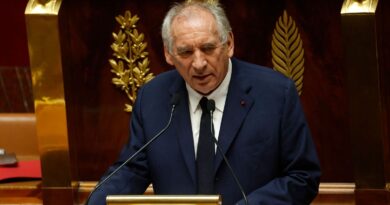 Chute du gouvernement de François Bayrou : les réactions politiques en Picardie - ici