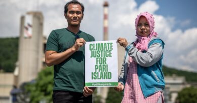 Climat : le combat de 4 Indonésiens de l’île de Pari contre le plus gros cimentier du monde