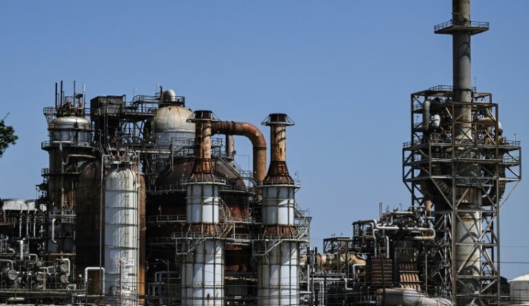 Climat: une étude lie producteurs d'énergies fossiles et augmentation des canicules