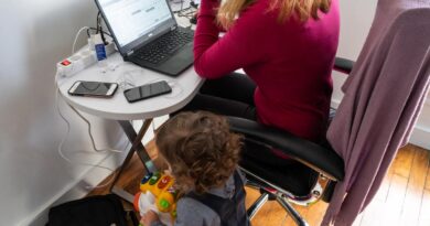 Concilier parentalité et travail, un casse-tête pour un jeune parent sur deux