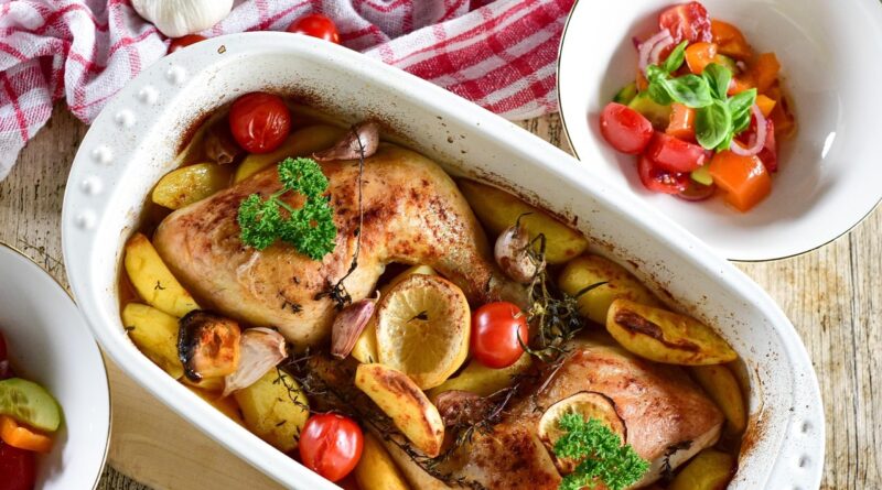 Cuisses de poulet rôties au four avec pommes de terre croustillant