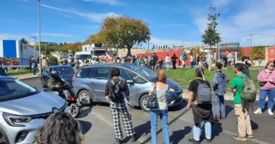 DIRECT - "Bloquons tout" : la mobilisation dans l'Yonne avec plus de 300 personnes à Auxerre, actuellement aux Clairions - ici