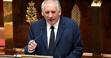DIRECT VIDÉO - Vote de confiance : les présidents de groupes prennent la parole après le discours de François Bayrou - ici