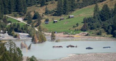 Dans le Lötschental sinistré, 100 millions de francs et un plan pour reconstruire Blatten avant la fin de 2029 - Le Temps
