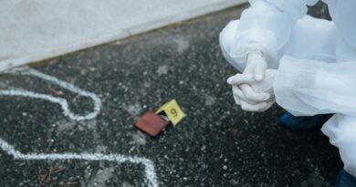 Découverte macabre à Goyave : un homme retrouvé sans vie sur le bord de la route
