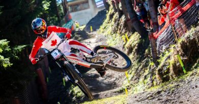 Deux personnes ont été héliportées en marge des mondiaux de VTT après une chute - Le Temps