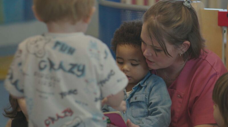 Documentaire : « Crèches, razzia sur les bébés », la course au rendement des établissements privés