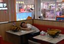 En Chine, les hôtels de luxe misent sur des stands de street food pour boucler les fins de mois