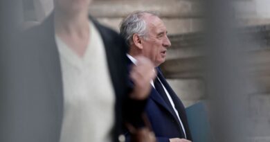 En tant qu’ancien Premier ministre, François Bayrou n’aura-t-il «aucun avantage», comme il l’assure ?