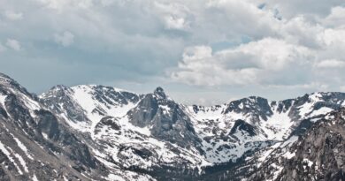 'Enormous' mountain on Pacific seafloor rivals Rocky Mountain peaks, NOAA says