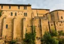 Entre remparts et Garonne : immersion dans cette cité médiévale secrète et méconnue qui défie le temps en Sud-Gironde