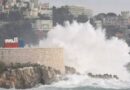 Episode de houle et de vagues dangereuses sur la Côte d'Azur, la baignade fortement déconseillée