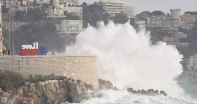 Episode de houle et de vagues dangereuses sur la Côte d'Azur, la baignade fortement déconseillée