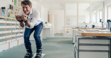 Faire du sport sans vraiment s’en rendre compte : 5 astuces discrètes pour garder la forme - ici