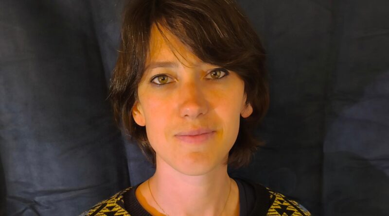 Florence Ihaddadene, sociologue : « Le travail gratuit des jeunes les prépare à une forme de docilité vis-à-vis du marché du travail »
