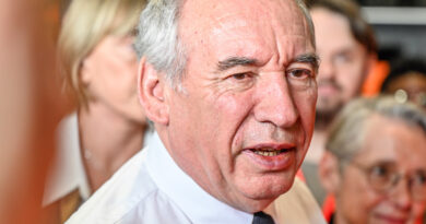 François Bayrou lance un avertissement avant le vote de confiance