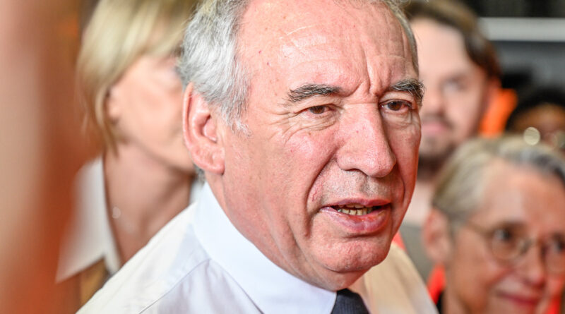 François Bayrou lance un avertissement avant le vote de confiance
