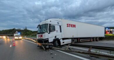Groisy. « Le chauffeur a eu beaucoup de chance » : un poids lourd en travers de l’A410