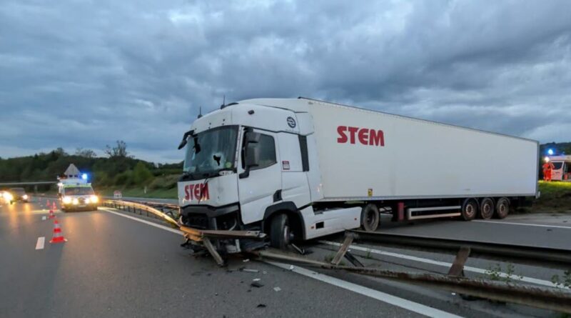 Groisy. « Le chauffeur a eu beaucoup de chance » : un poids lourd en travers de l’A410