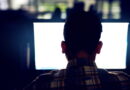 "Il regardait du porno dans l'open space, et c'était mon conjoint" : voici comment cette dirigeante d'entreprise a réagi