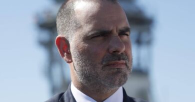 «Il y a toujours une continuité de l’Etat»: le ministre français Laurent Saint-Martin s’exprime sur les dossiers frontaliers et l’impasse politique - Le Temps