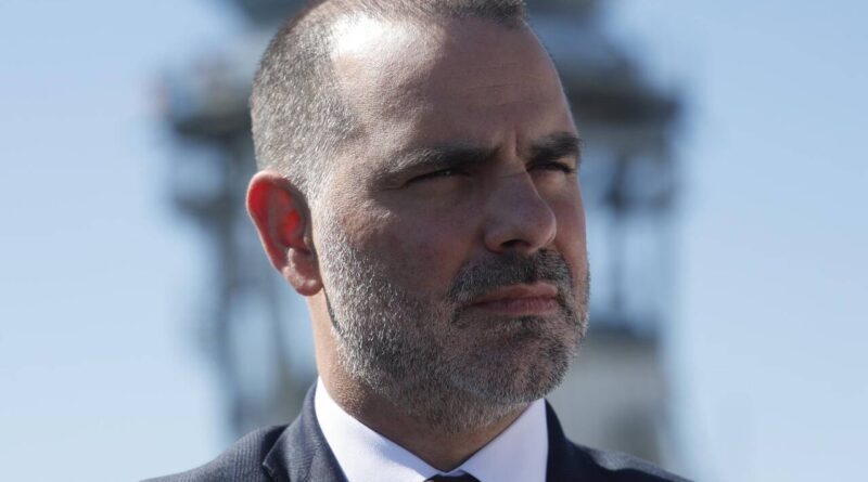 «Il y a toujours une continuité de l’Etat»: le ministre français Laurent Saint-Martin s’exprime sur les dossiers frontaliers et l’impasse politique - Le Temps