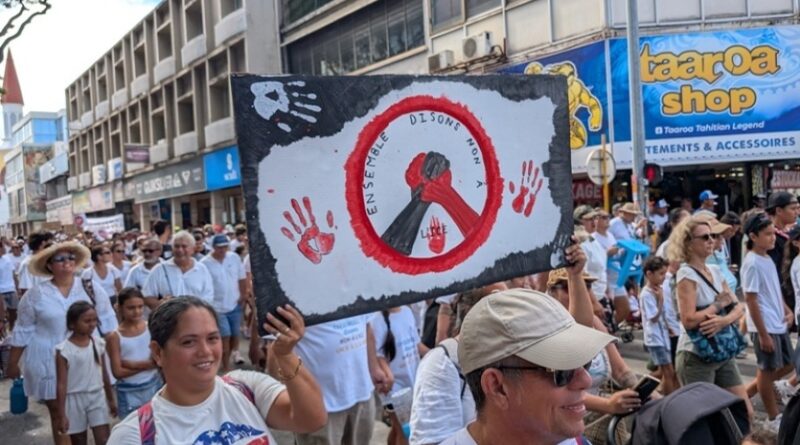 "Ils ne peuvent plus ignorer notre message" : en Polynésie, 6 500 personnes marchent contre l’ice