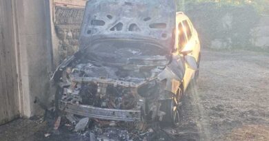 Incendies de voitures à Alençon : le mineur sous contrôle judiciaire, le majeur incarcéré jusqu’à son procès