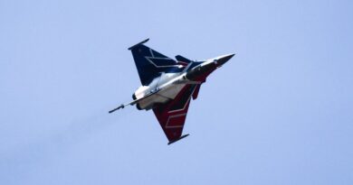 Incursion de drones russes en Pologne : la France mobilise trois Rafale pour "contribuer à la protection de l'espace aérien polonais", annonce Emmanuel Macron