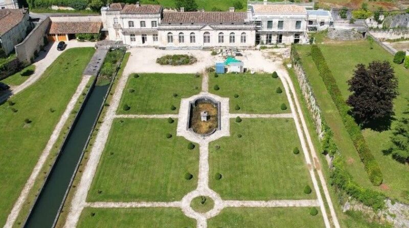 "Je pensais que c'était foutu !" : le parc du château de la Rochebeaucourt, lauréat charentais du Loto du patrimoine  - ici