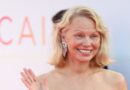 "Je vais tomber amoureuse encore et encore" : Pamela Anderson réagit aux accusations de faux couple avec Liam Neeson