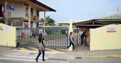 Kourou : des lycéens s'affrontent à coups de couteau devant un lycée
