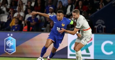 La France bat difficilement l'Islande, l'Angleterre étrille la Serbie