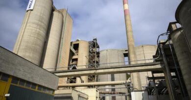 La justice zougoise examine la responsabilité climatique de Holcim