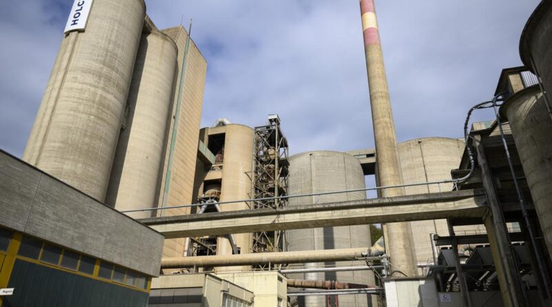 La justice zougoise examine la responsabilité climatique de Holcim