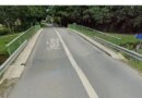 La voiture percute une barrière et se retrouve en équilibre au-dessus du canal de Nantes à Brest 
