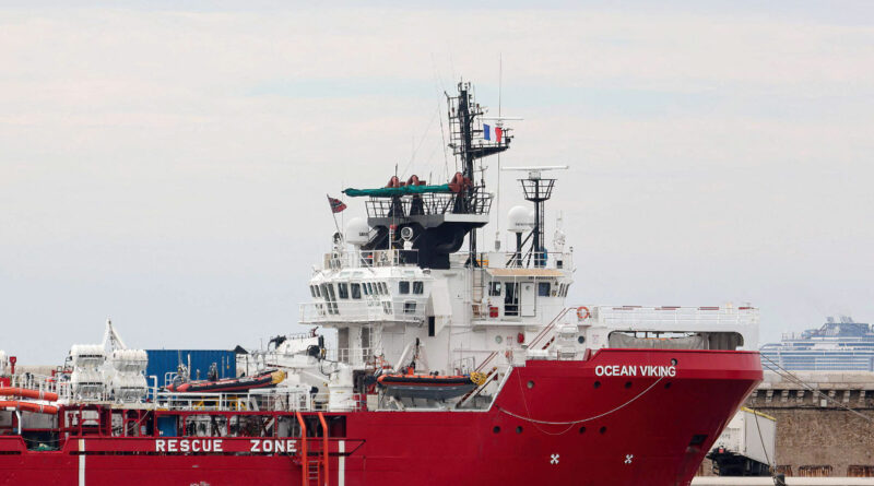 Le bateau de SOS Méditerranée Ocean Viking attaqué par des gardes-côtes libyens - L'Humanité