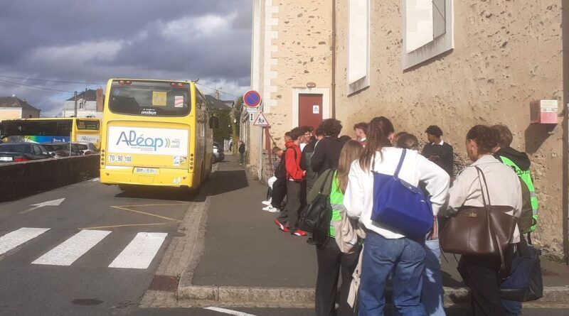Le contrôle des transports scolaires. - ici
