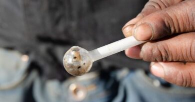 Le gouvernement polynésien veut interdire les pipes "bulle" servant à fumer de l’ice