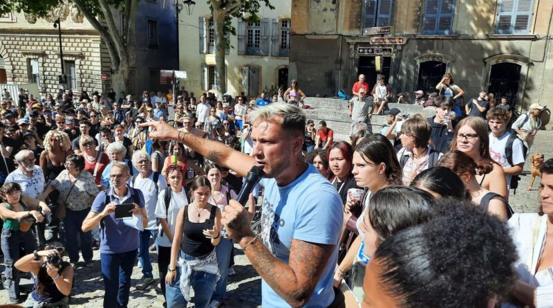 "Le mouvement ne fait que commencer" assure le député LFI de Vaucluse Raphaël Arnault au lendemain du 10 septembre - ici